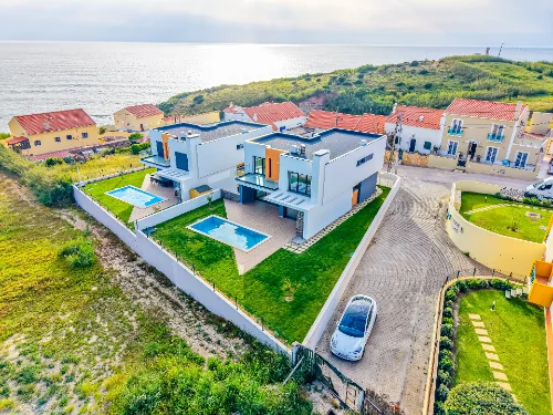 Moradia T4 com vista mar na Praia da Assenta, São Pedro da Cadeira